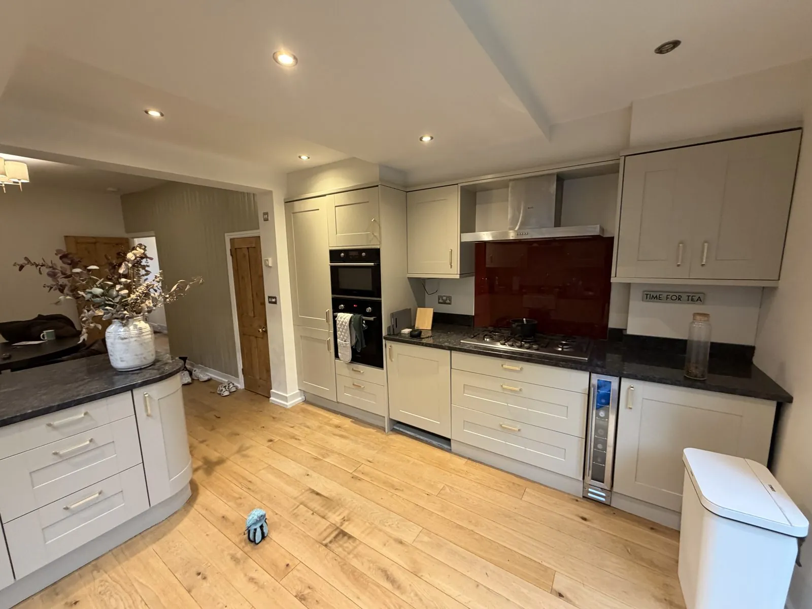Graphite kitchen units