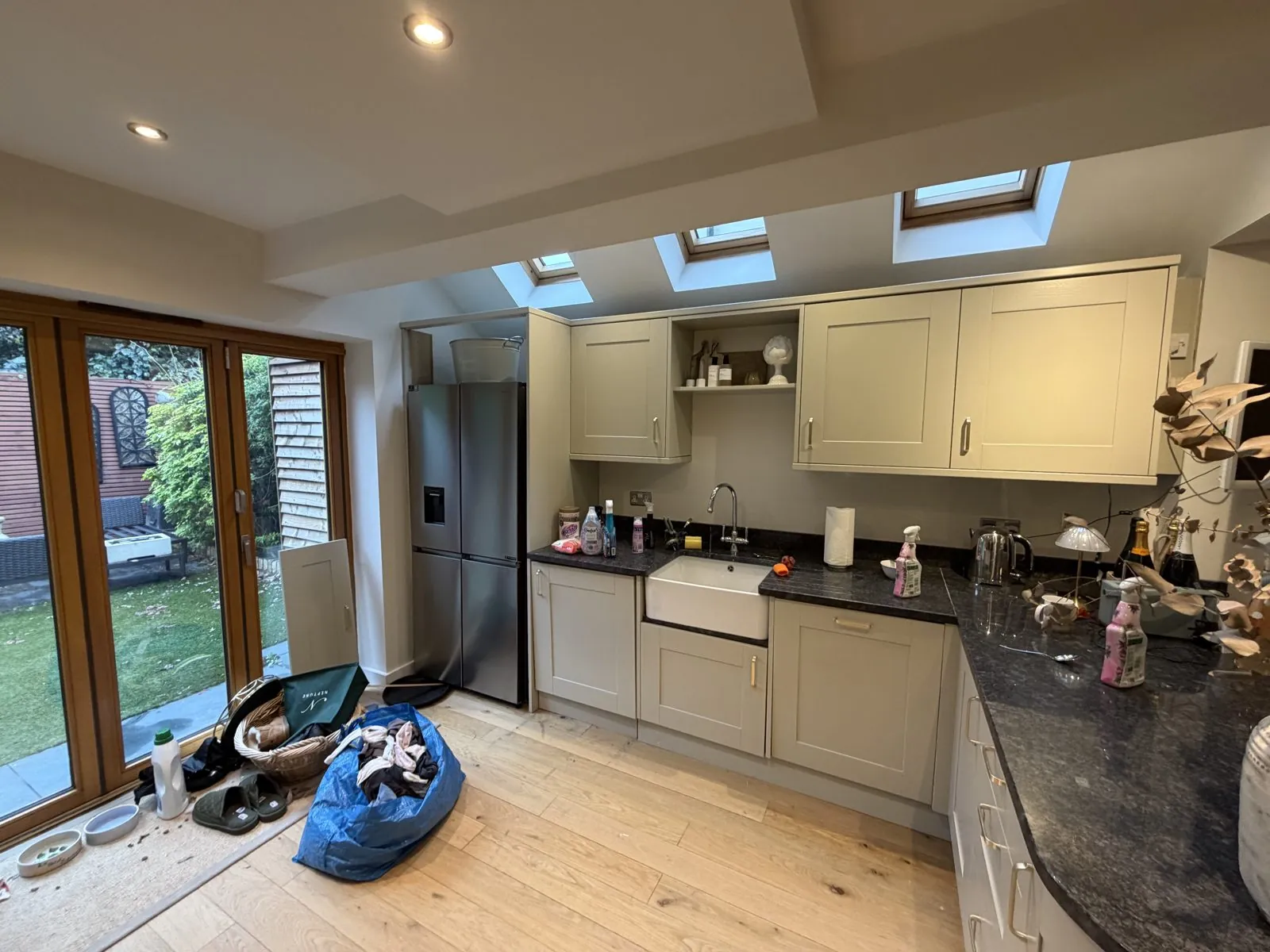 Dark green kitchen units